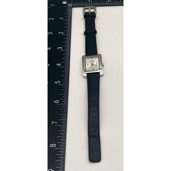 Kenneth Cole Reaction Women's Watch 22mm - Adjustable Leather Band - New Battery - Picture 4 of 10
